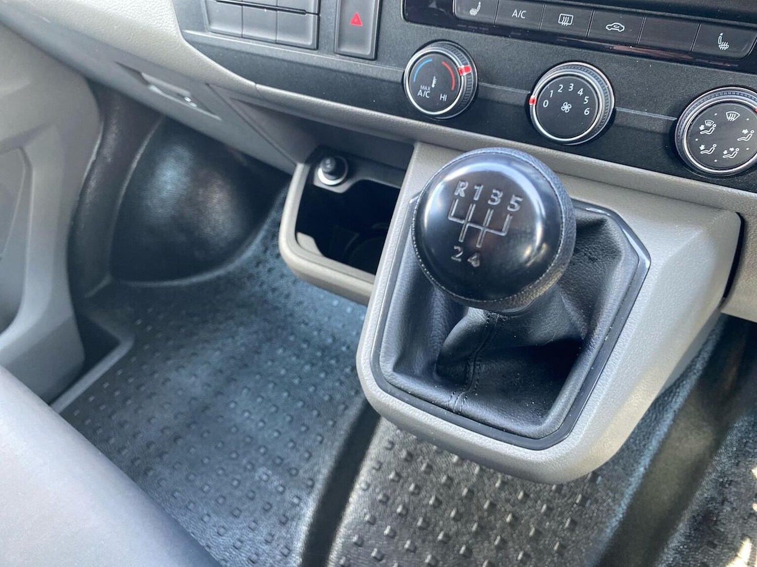 Used Volkswagen Transporter 2024 for sale - 77488699: Photo 20