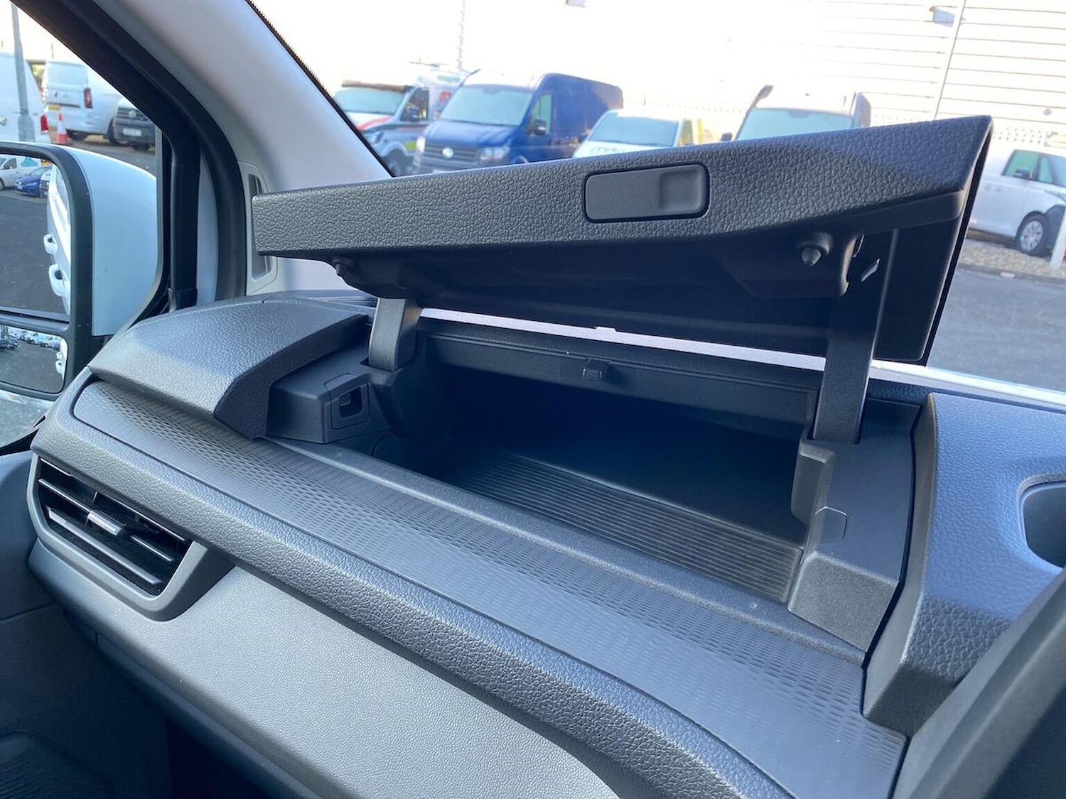 Used Volkswagen Transporter 2025 for sale - 76643548: Photo 36