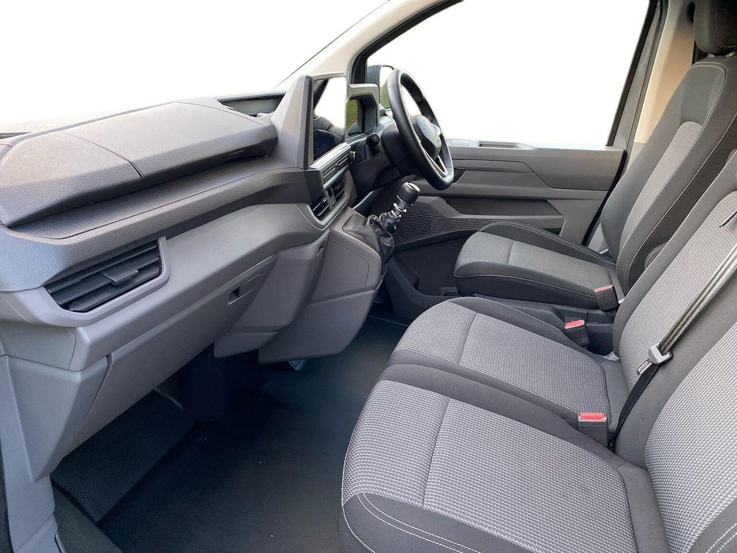 Used Volkswagen Transporter 2025 for sale - 76605535: Photo 2