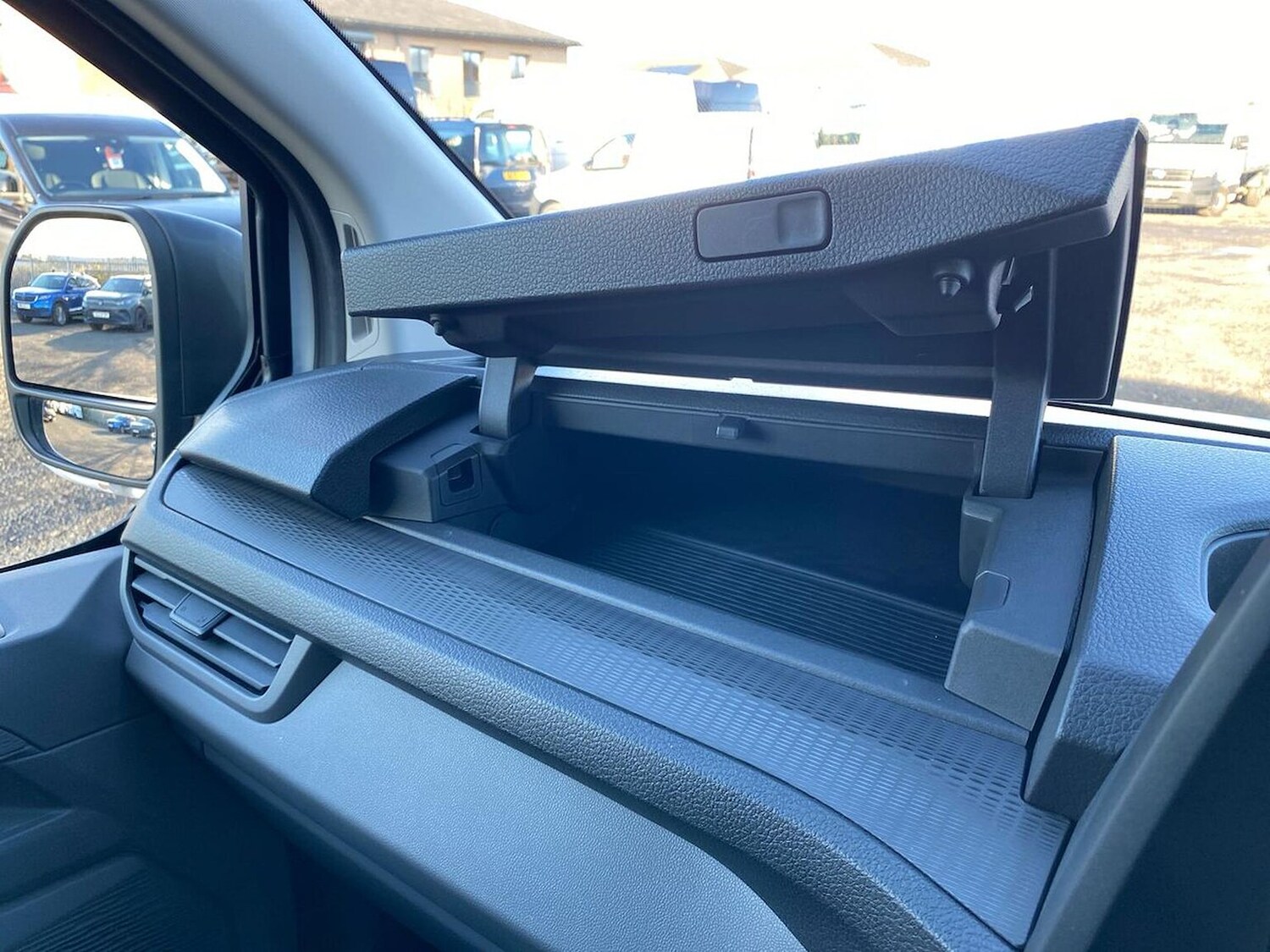 Used Volkswagen Transporter 2025 for sale - 77488606: Photo 38