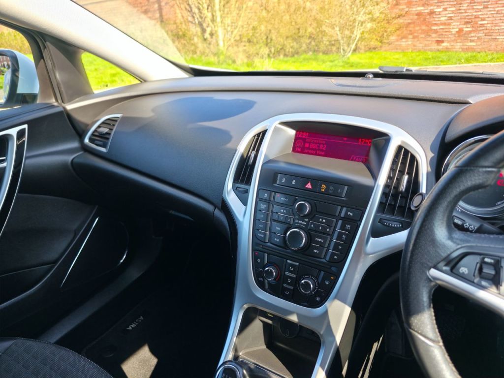 Used Vauxhall Astra GTC 2014 for sale - 77952206: Photo 15