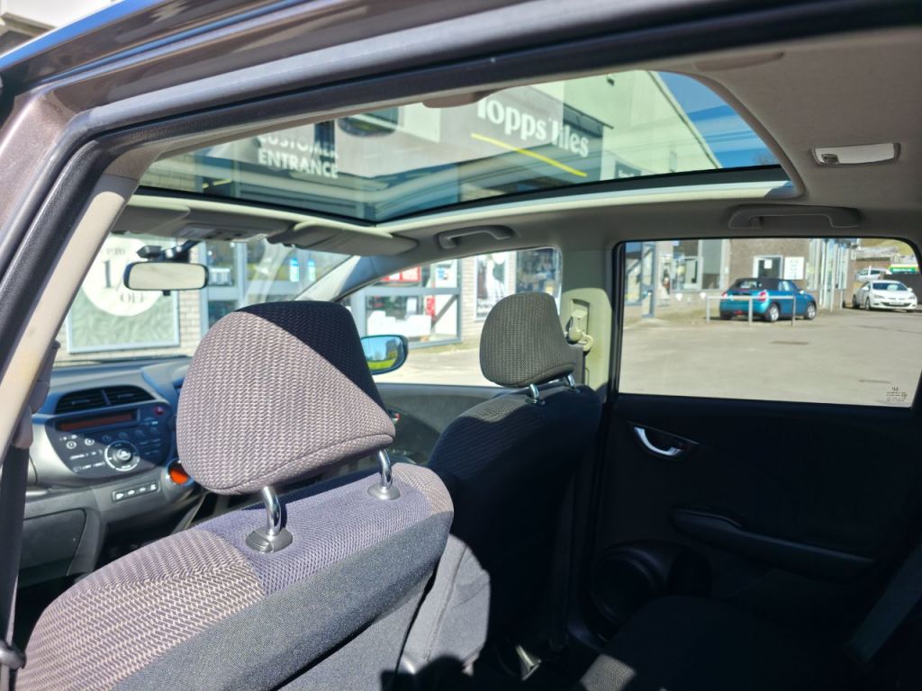 Used Honda Jazz 2012 for sale - 77937207: Photo 17