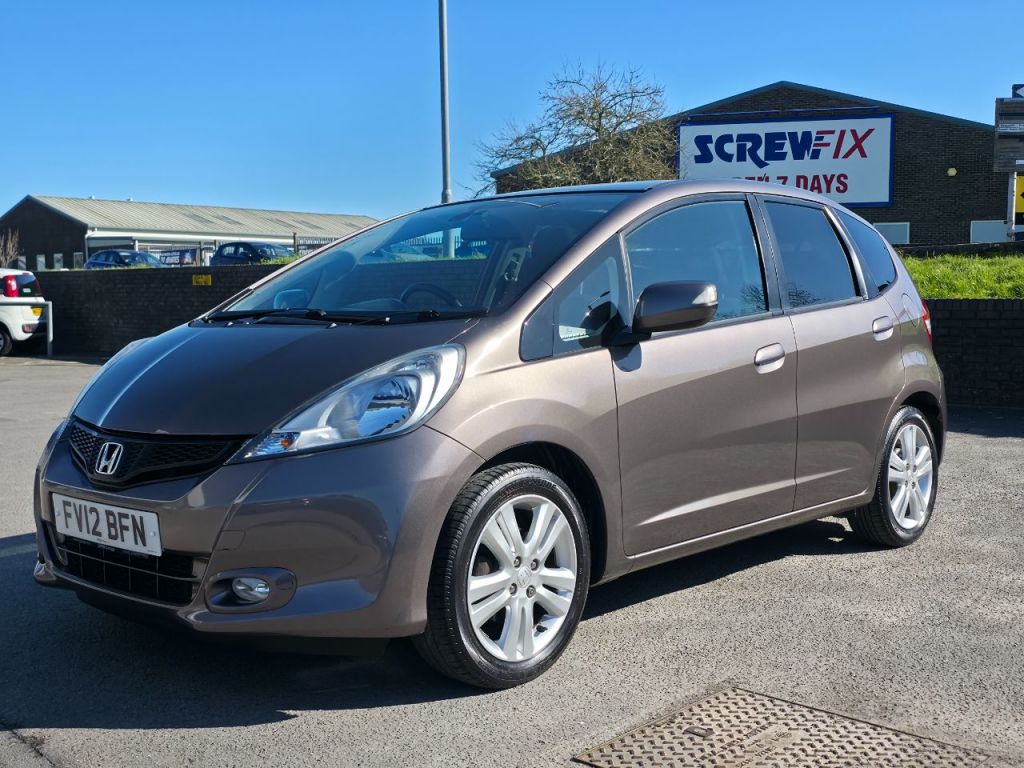 Used Honda Jazz 2012 for sale - 77937207: Photo 2