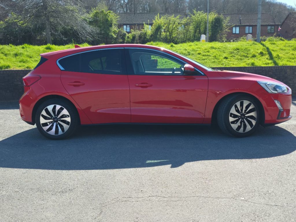 Used Ford Focus 2018 for sale - 77990238: Photo 2