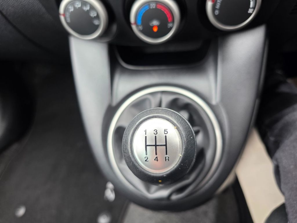 Used Mazda Mazda2 2013 for sale - 78199781: Photo 18