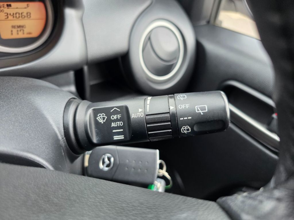 Used Mazda Mazda2 2013 for sale - 78199781: Photo 24