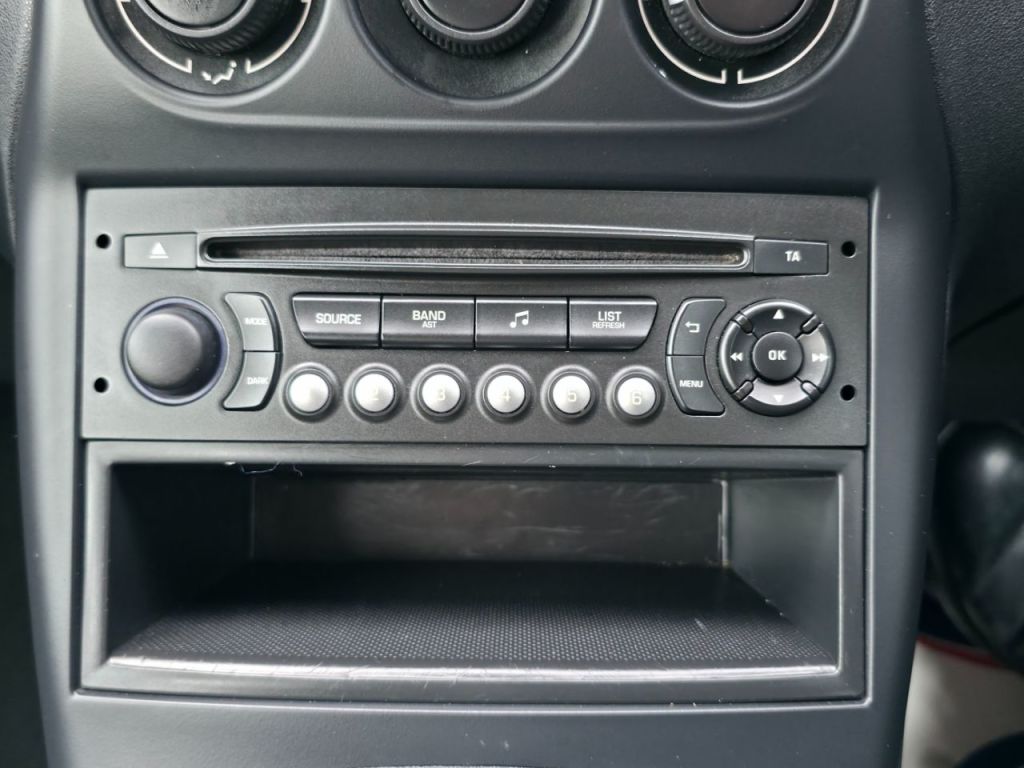 Used Citroen C3 Picasso 2016 for sale - 77282861: Photo 19