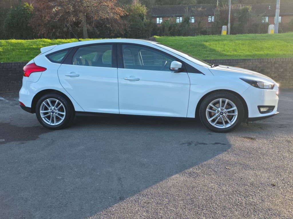 Used Ford Focus 2015 for sale - 76653841: Photo 2