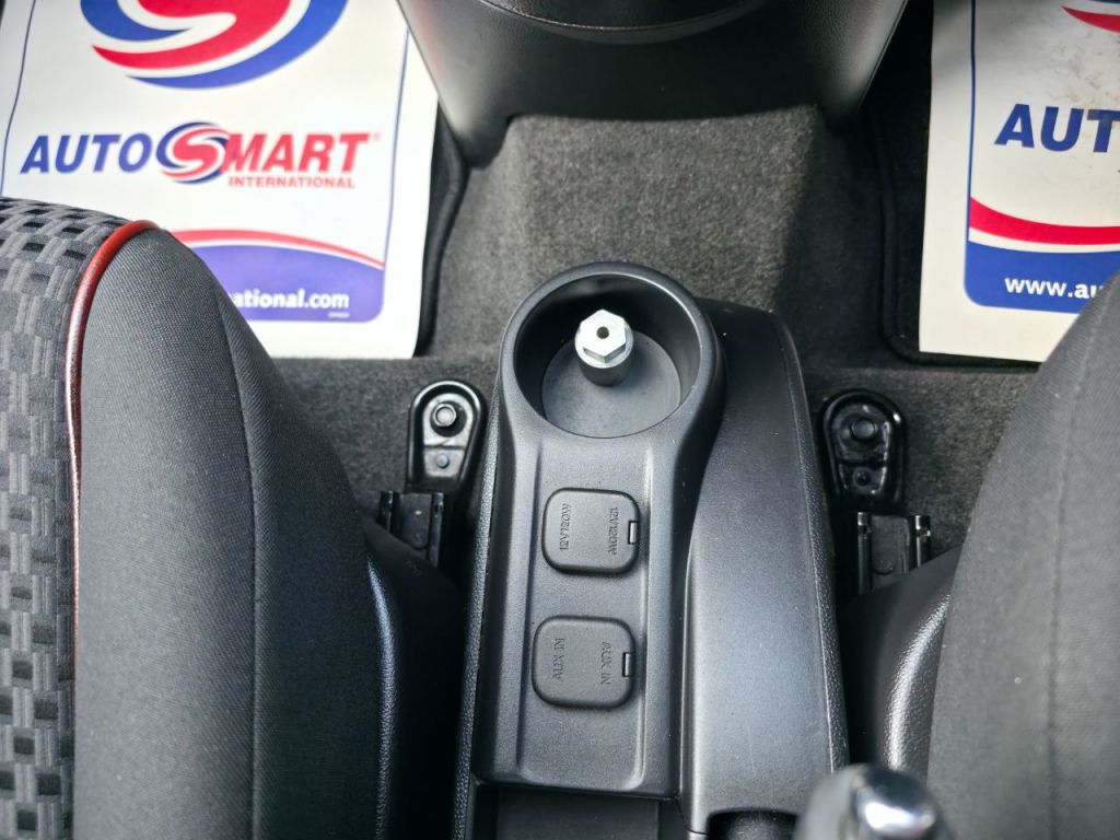 Used Mazda Mazda2 2012 for sale - 77493875: Photo 13