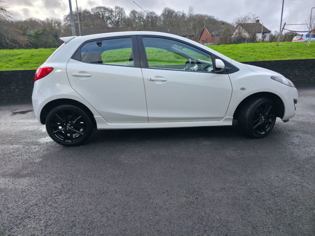 Used Mazda Mazda2 2012 for sale - 77493875: Photo 2