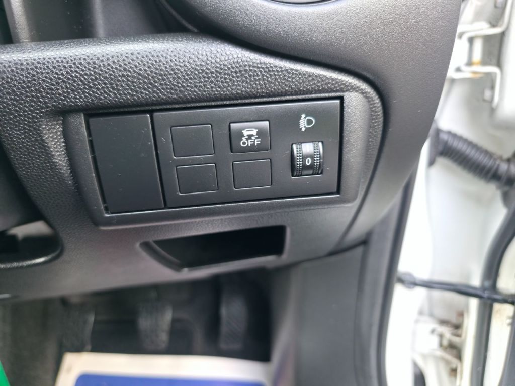 Used Mazda Mazda2 2012 for sale - 77493875: Photo 21