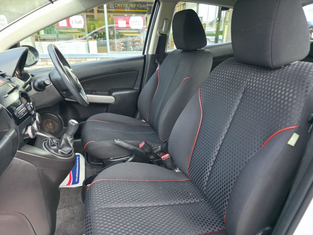 Used Mazda Mazda2 2012 for sale - 77493875: Photo 27