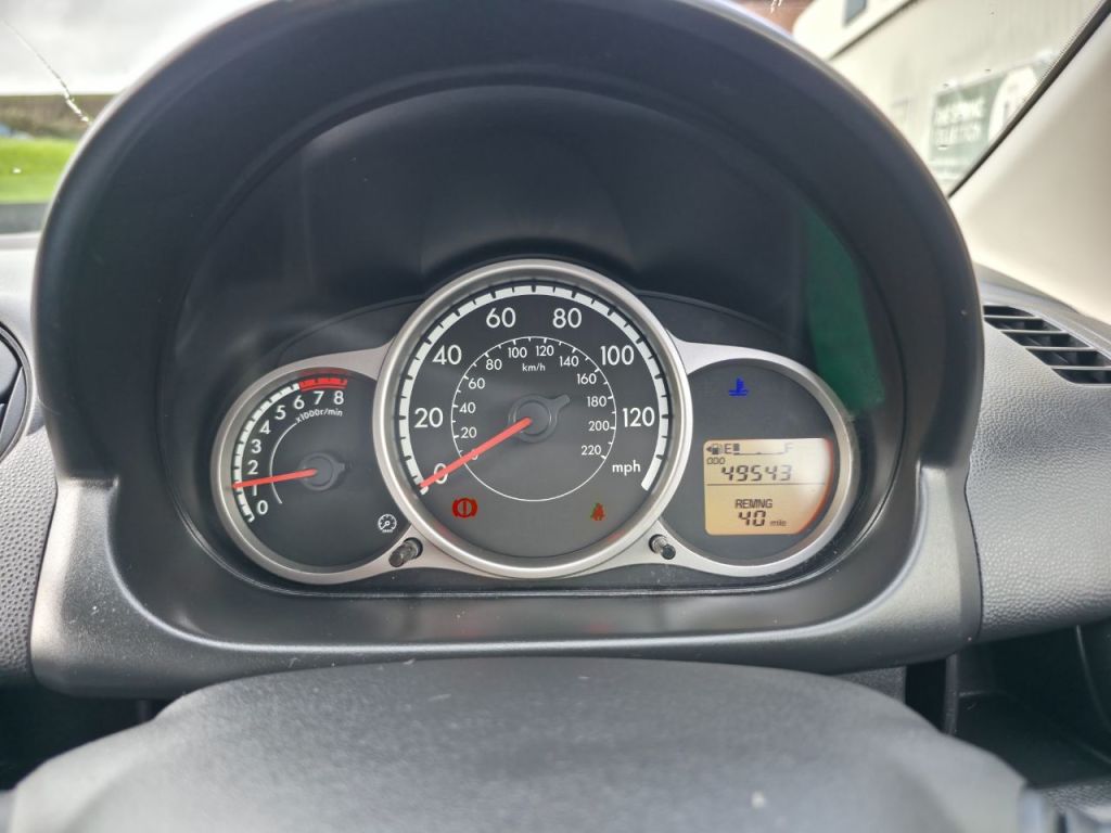 Used Mazda Mazda2 2012 for sale - 77493875: Photo 9