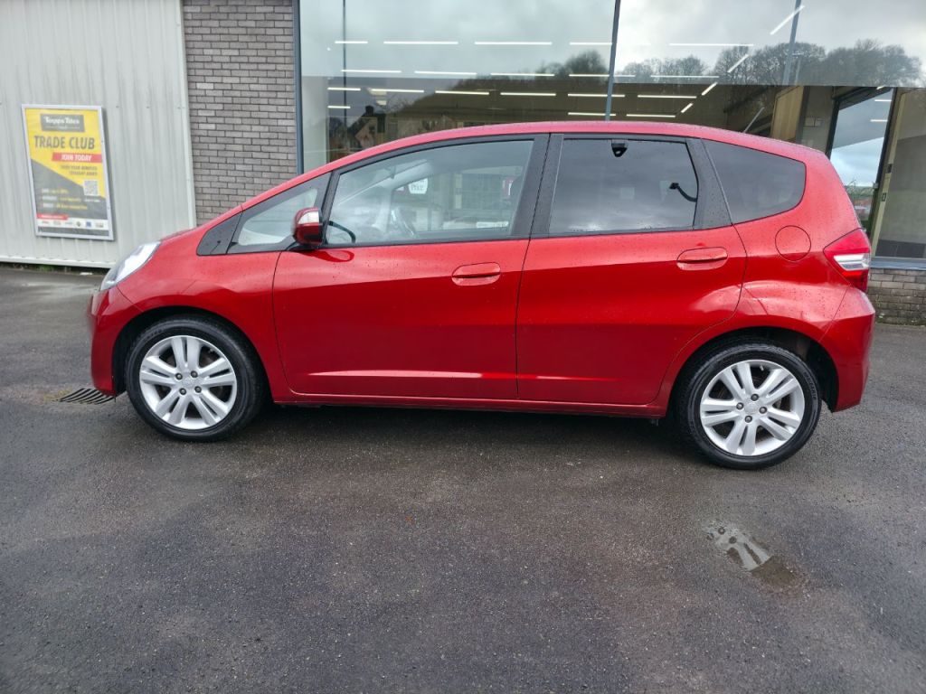 Used Honda Jazz 2015 for sale - 77493890: Photo 2