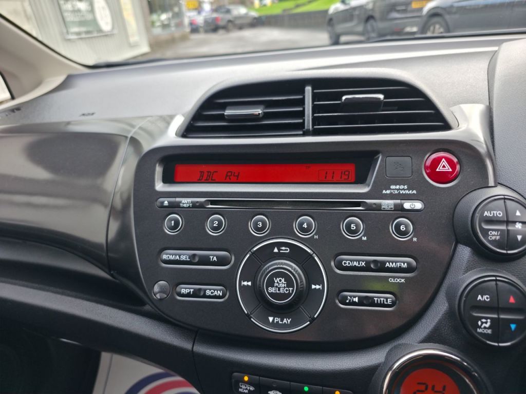 Used Honda Jazz 2015 for sale - 77493890: Photo 23