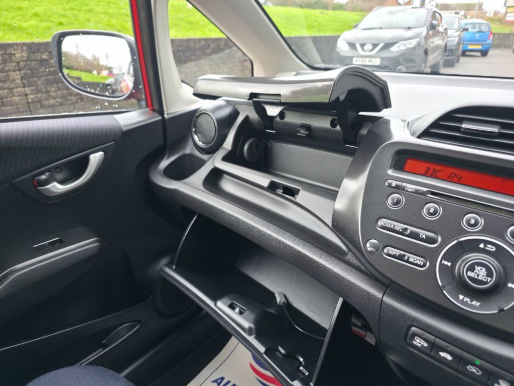 Used Honda Jazz 2015 for sale - 77493890: Photo 24