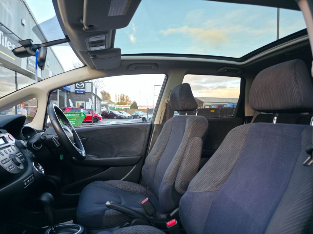 Used Honda Jazz 2013 for sale - 76798592: Photo 18