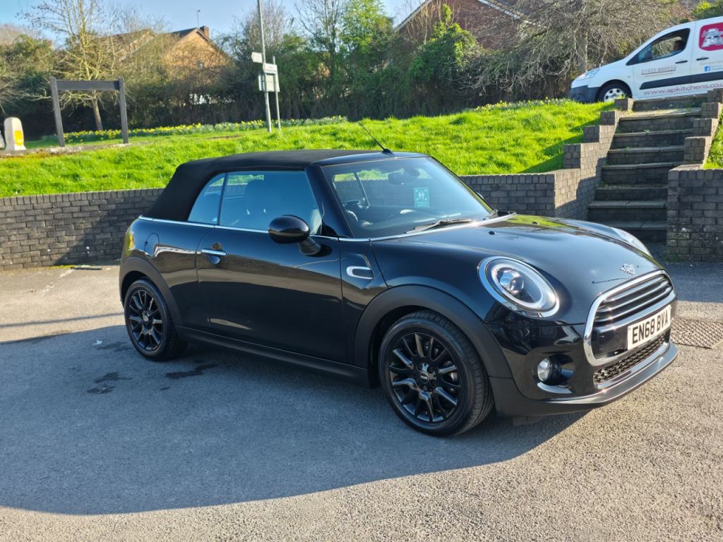 Used MINI Convertible 2018 for sale - 77845263: Photo 13