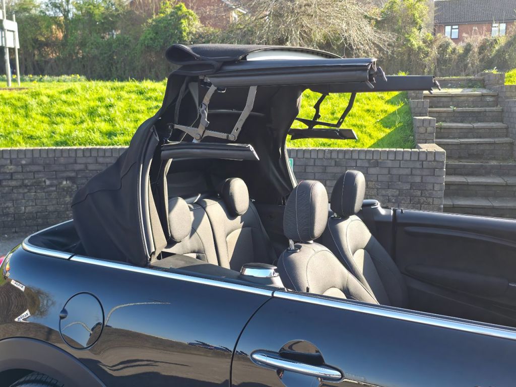 Used MINI Convertible 2018 for sale - 77845263: Photo 18