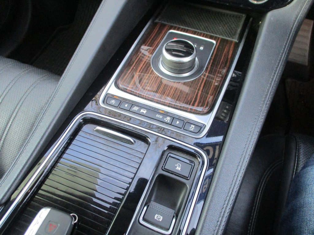 Used Jaguar F-Pace 2016 for sale - 77547371: Photo 9