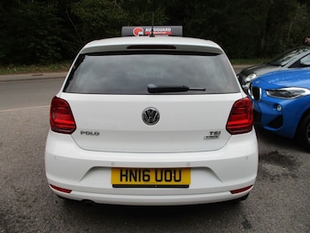 Used Volkswagen Polo 2016 for sale - 76080690: Photo