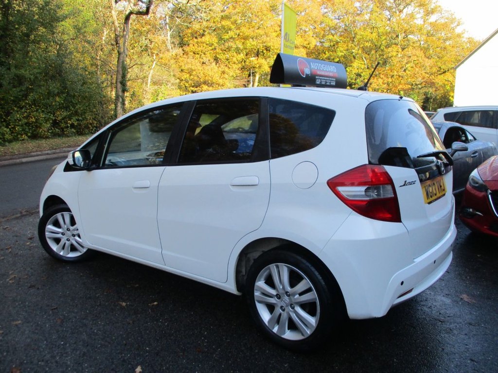 Used Honda Jazz 2013 for sale - 76520767: Photo 6