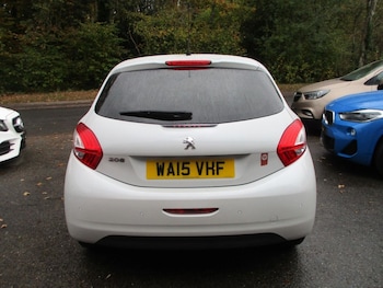 Used Peugeot 208 2015 for sale - 76510211: Photo