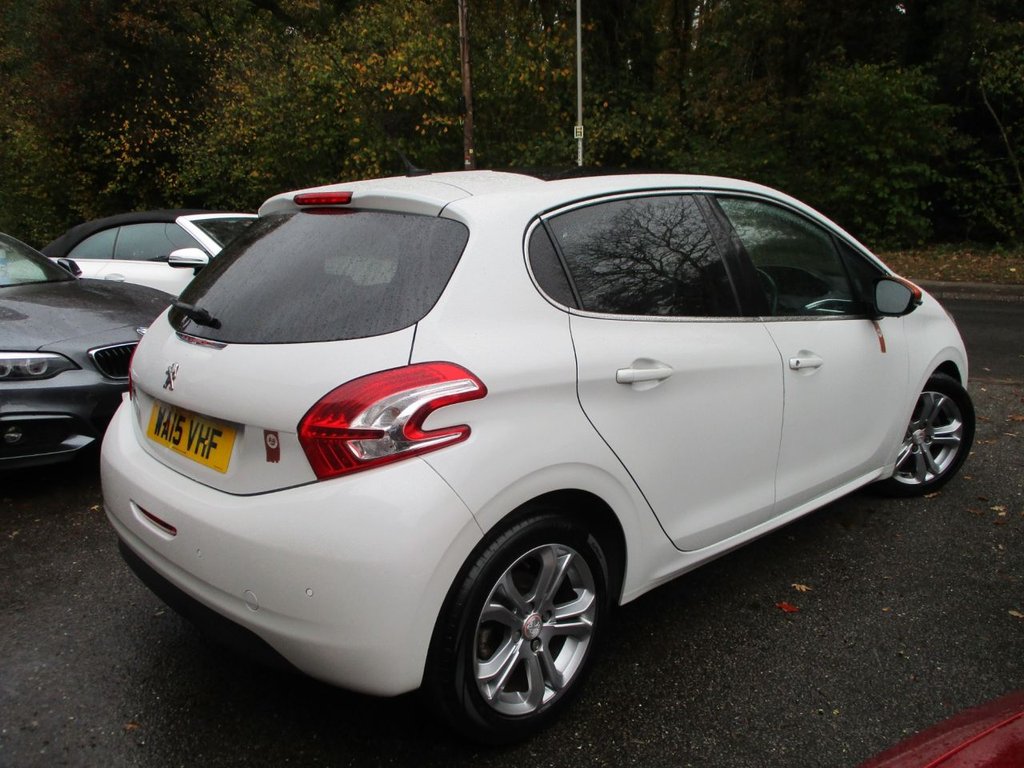 Used Peugeot 208 2015 for sale - 76510211: Photo 5