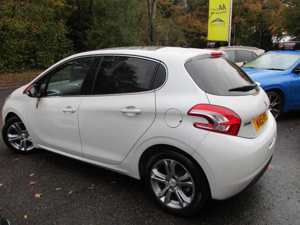 Used Peugeot 208 2015 for sale - 76510211: Photo 6