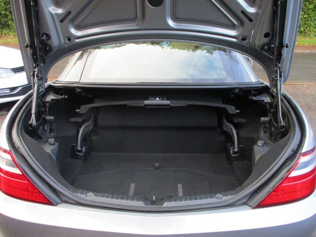 Used Mercedes-Benz SLK 2011 for sale - 76333638: Photo 15