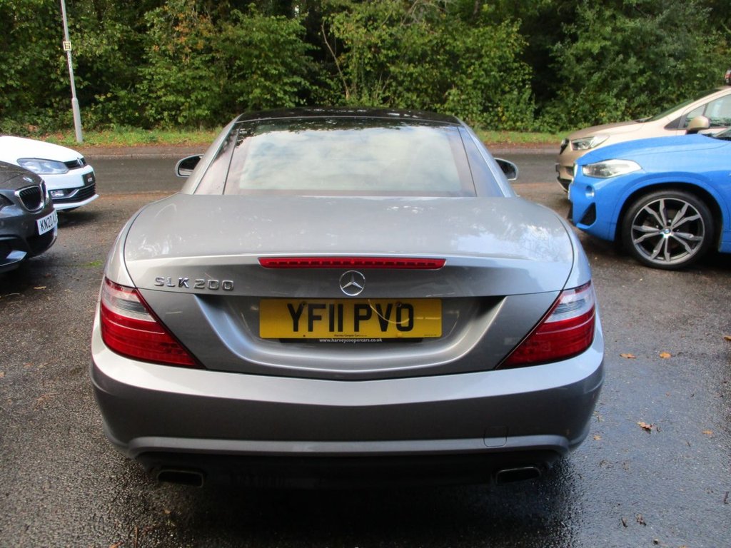 Used Mercedes-Benz SLK 2011 for sale - 76333638: Photo 4