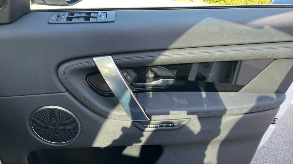 Used Land Rover Discovery Sport 2021 for sale - 76937502: Photo 30