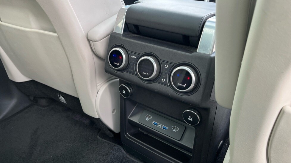 Used Land Rover Discovery 2019 for sale - 76140185: Photo 33