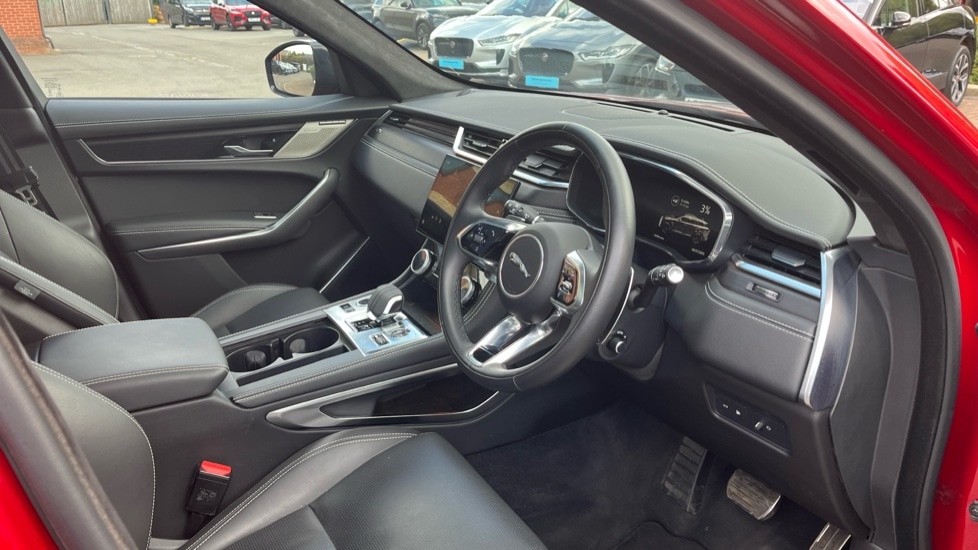 Used Jaguar F-Pace 2023 for sale - 76074441: Photo 9