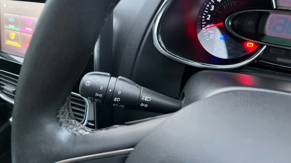 Used Renault Clio 2018 for sale - 76623415: Photo 24