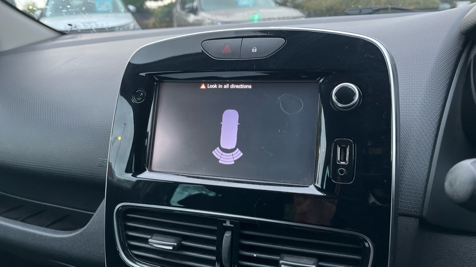 Used Renault Clio 2018 for sale - 76623415: Photo 25