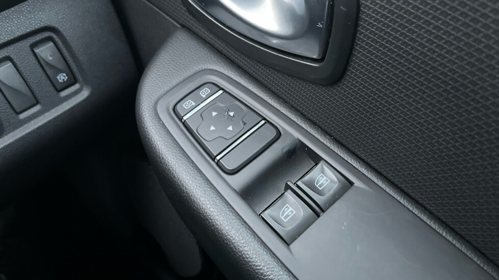 Used Renault Clio 2018 for sale - 76623415: Photo 31