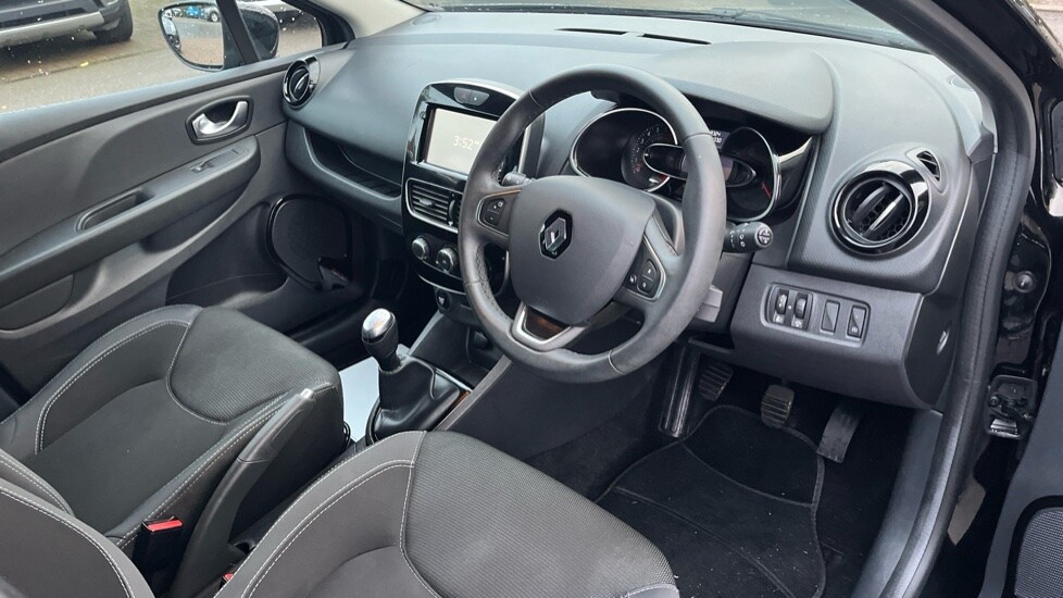 Used Renault Clio 2018 for sale - 76623415: Photo 9