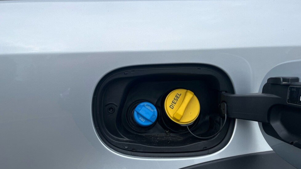 Used Land Rover Defender 2022 for sale - 76552336: Photo 21