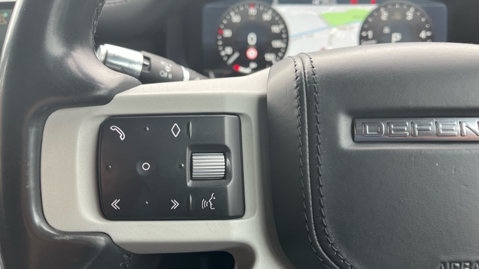 Used Land Rover Defender 2022 for sale - 76552336: Photo 23