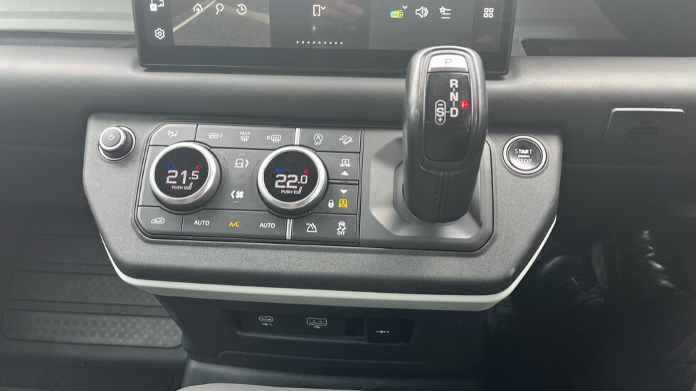 Used Land Rover Defender 2022 for sale - 76552336: Photo 29