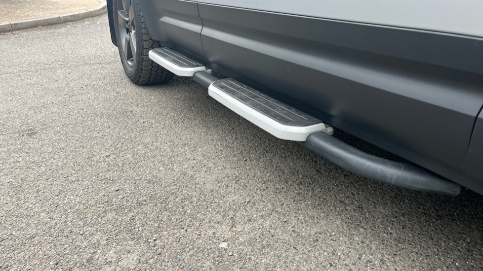 Used Land Rover Defender 2022 for sale - 76552336: Photo 42