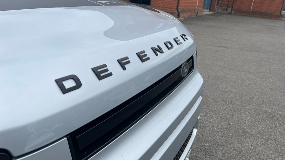 Used Land Rover Defender 2022 for sale - 76552336: Photo 46