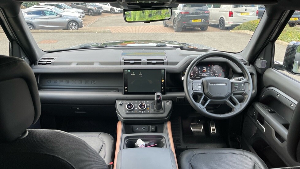 Used Land Rover Defender 2024 for sale - 76458908: Photo 11