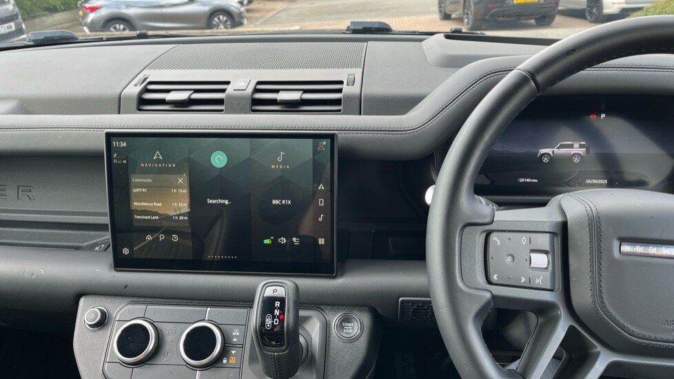 Used Land Rover Defender 2024 for sale - 76458908: Photo 12