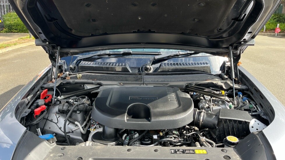 Used Land Rover Defender 2024 for sale - 76458908: Photo 16