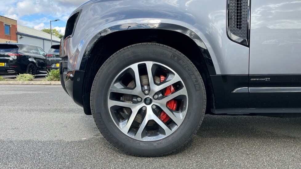 Used Land Rover Defender 2024 for sale - 76458908: Photo 17