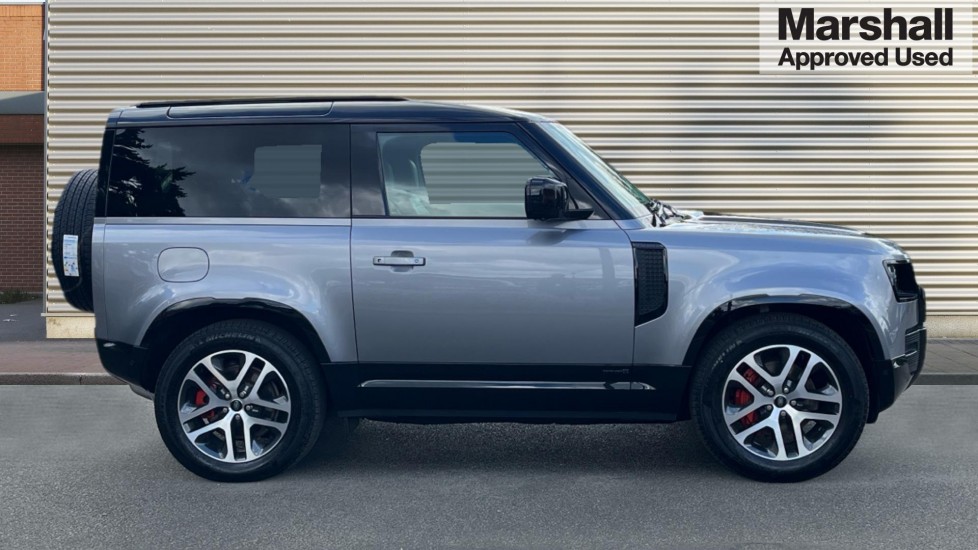 Used Land Rover Defender 2024 for sale - 76458908: Photo 2