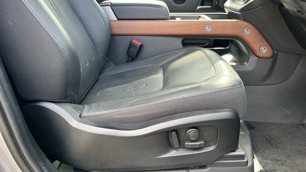 Used Land Rover Defender 2024 for sale - 76458908: Photo 37