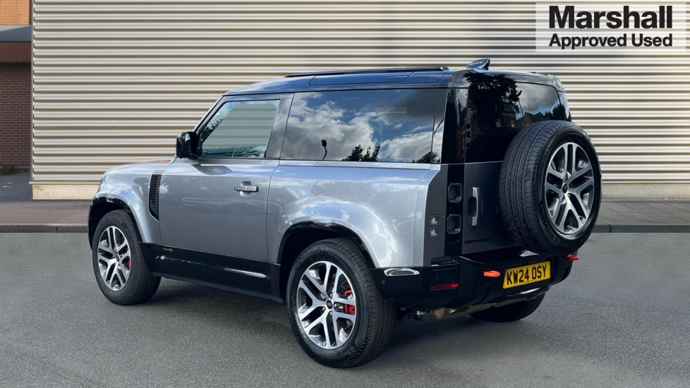 Used Land Rover Defender 2024 for sale - 76458908: Photo 5